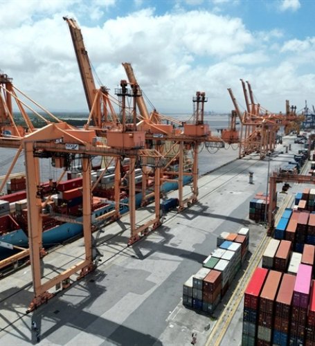 VN's trade surge defies global headwinds